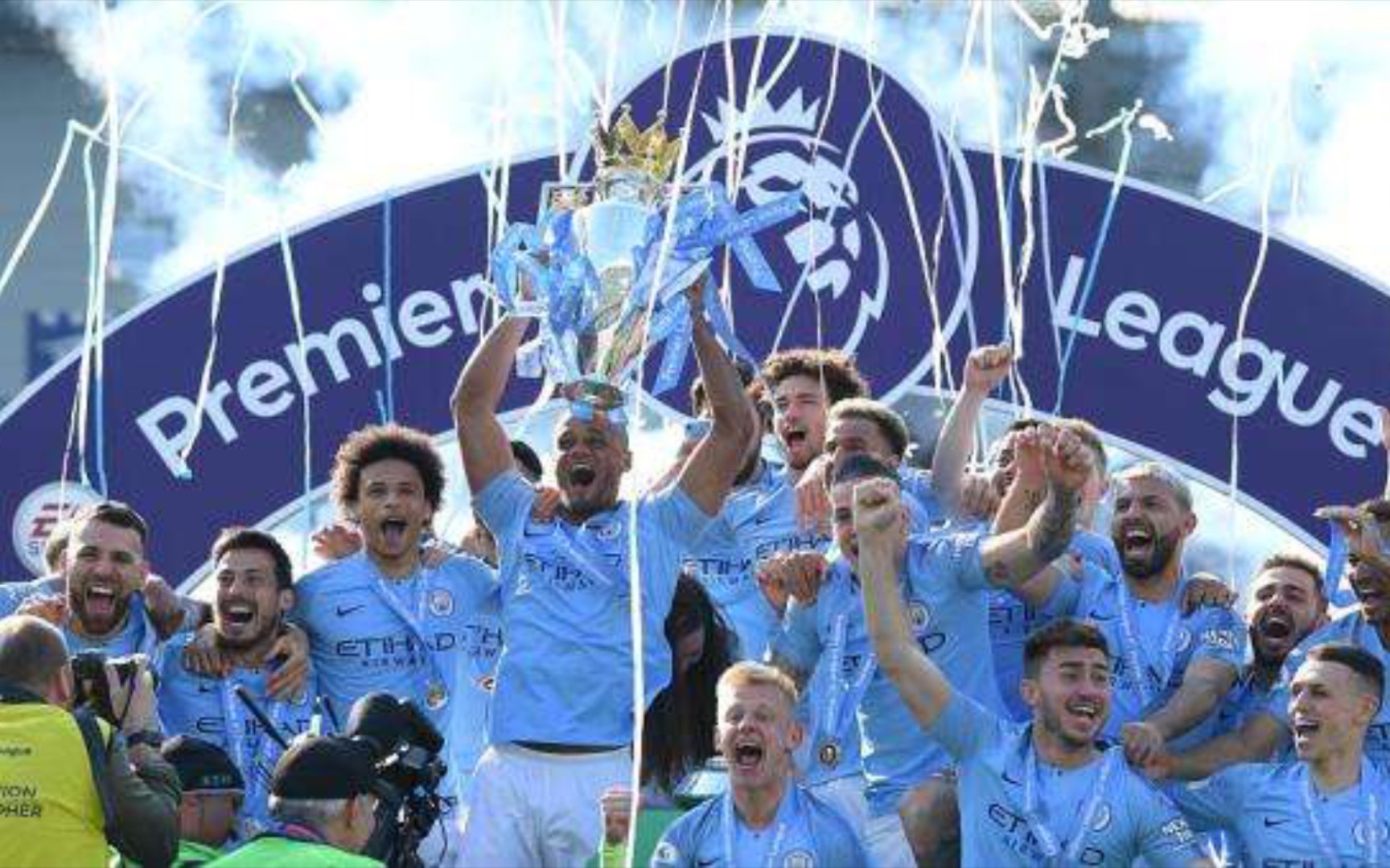 更象征着球 更象征着球