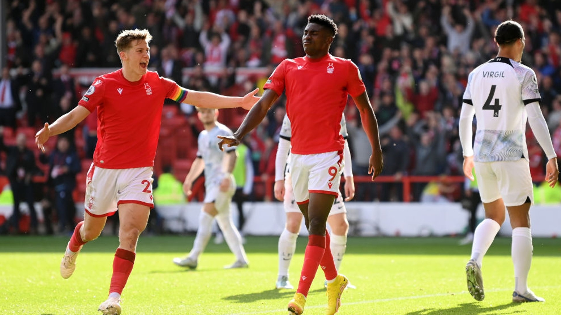 逐渐累积的 逐渐累积的